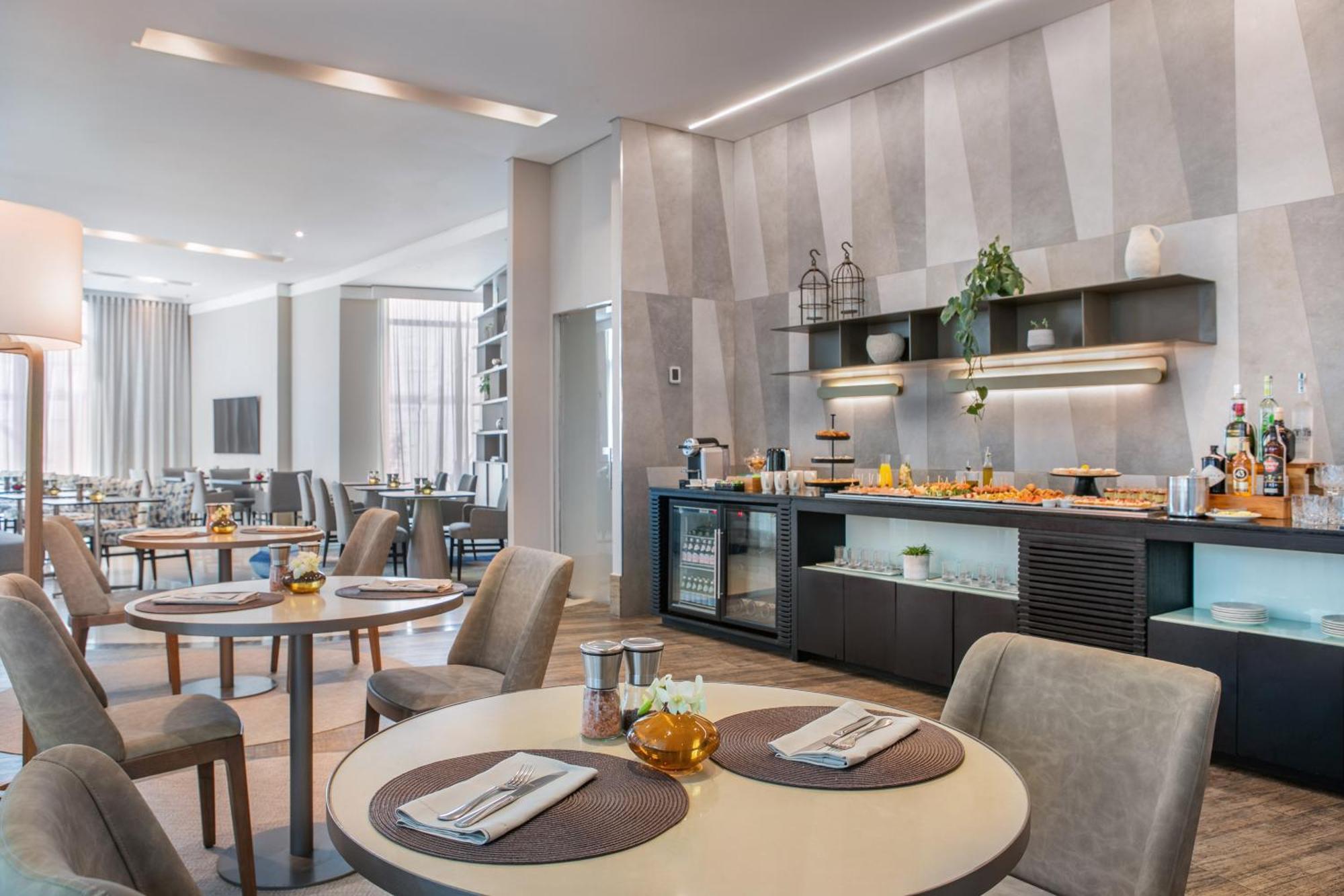 Melia Jardim Europa Hotel São Paulo Eksteriør billede The lounge at the airport